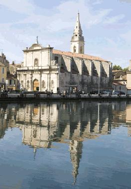 Chiesa sul fiume Rodano